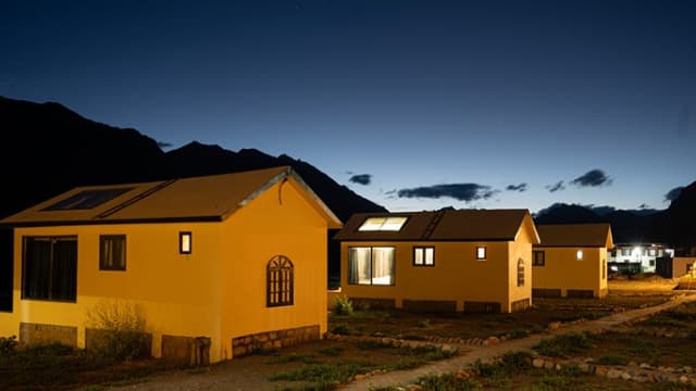 Yellow Hotels & Cottage