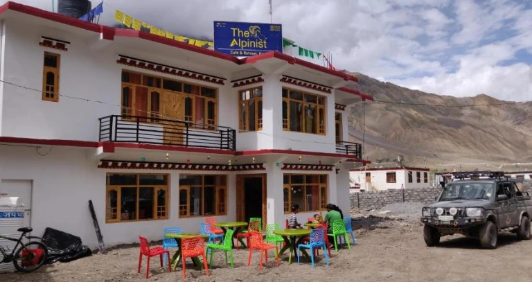 Alpinist Cafe and Retreat