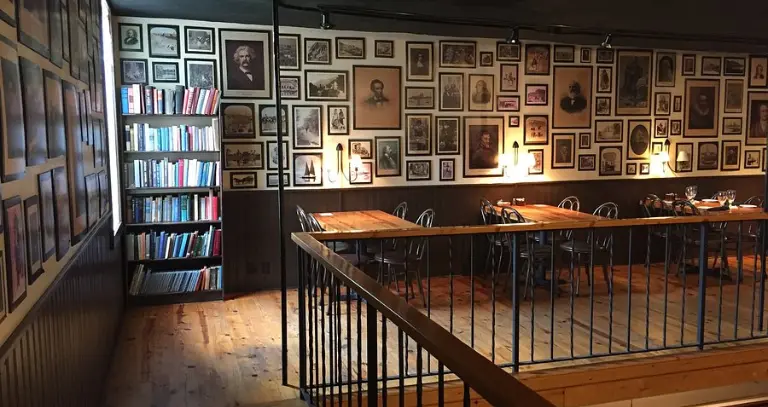 Renaissance Café