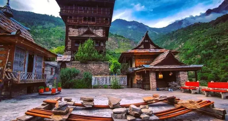 How to Reach Kamru Fort