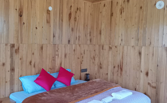 Bestie Wooden Cottage