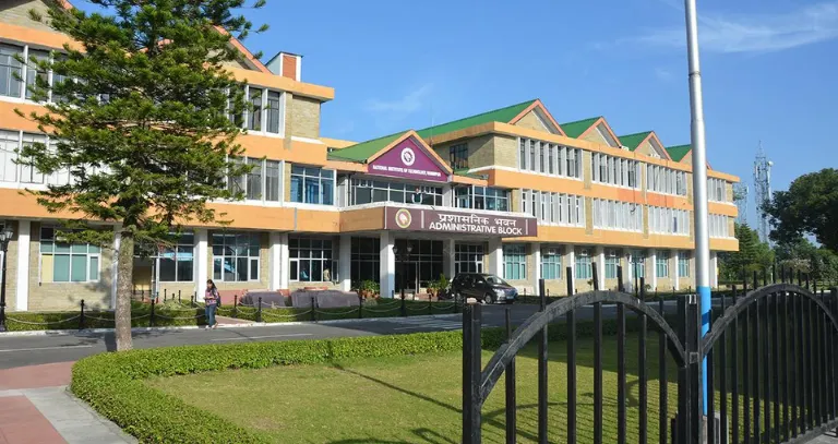 Aakash Institute (NEETJEE)