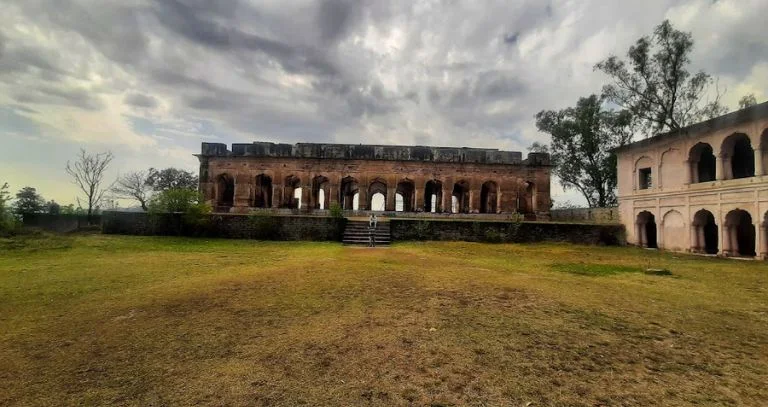 Sujanpur Fort (Tira Fort)