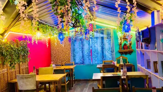 Mahasu Cafe & Food Lounge